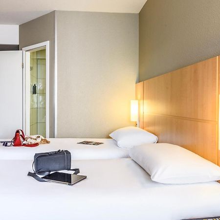 ibis Lausanne Crissier Exterior foto
