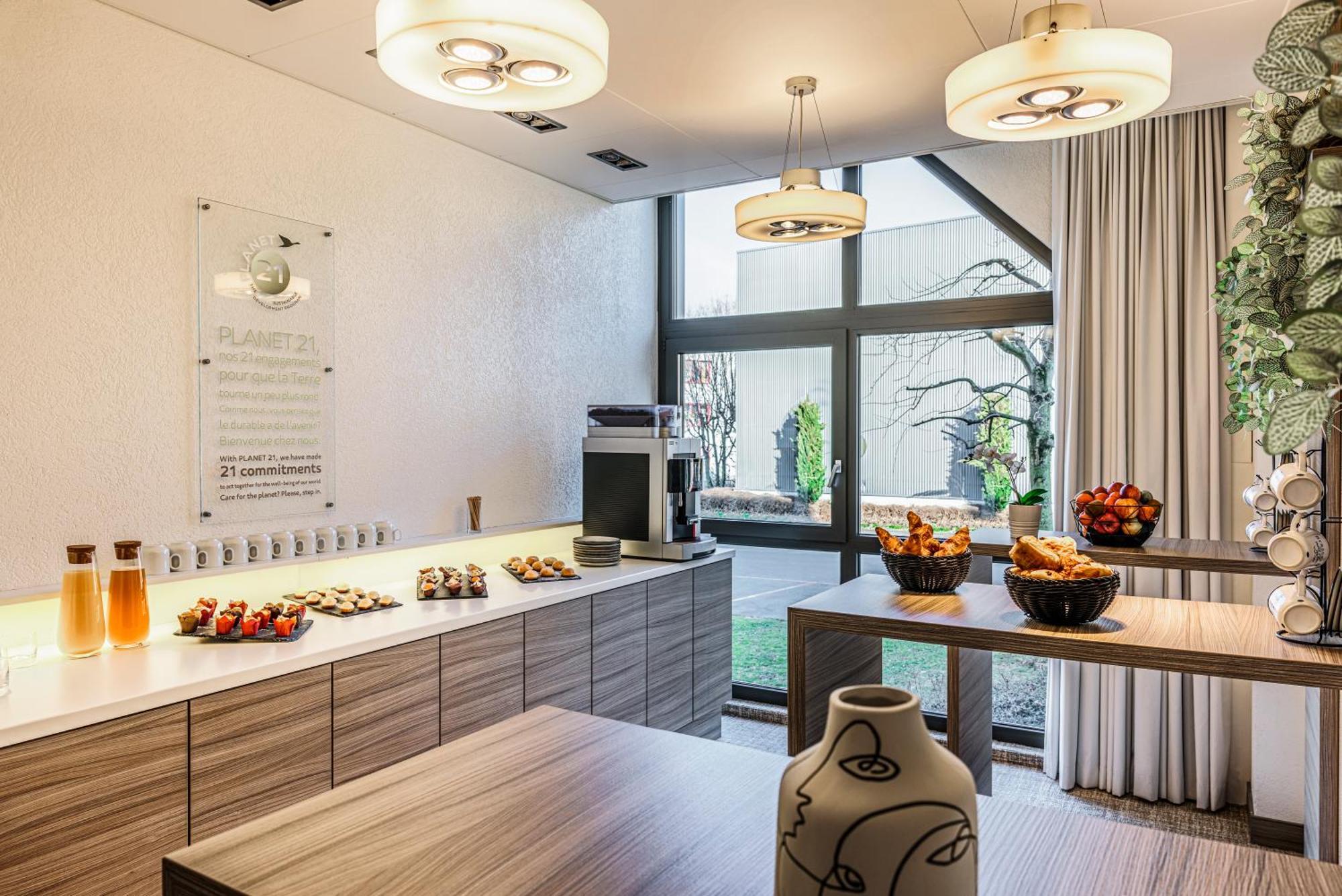 ibis Lausanne Crissier Exterior foto