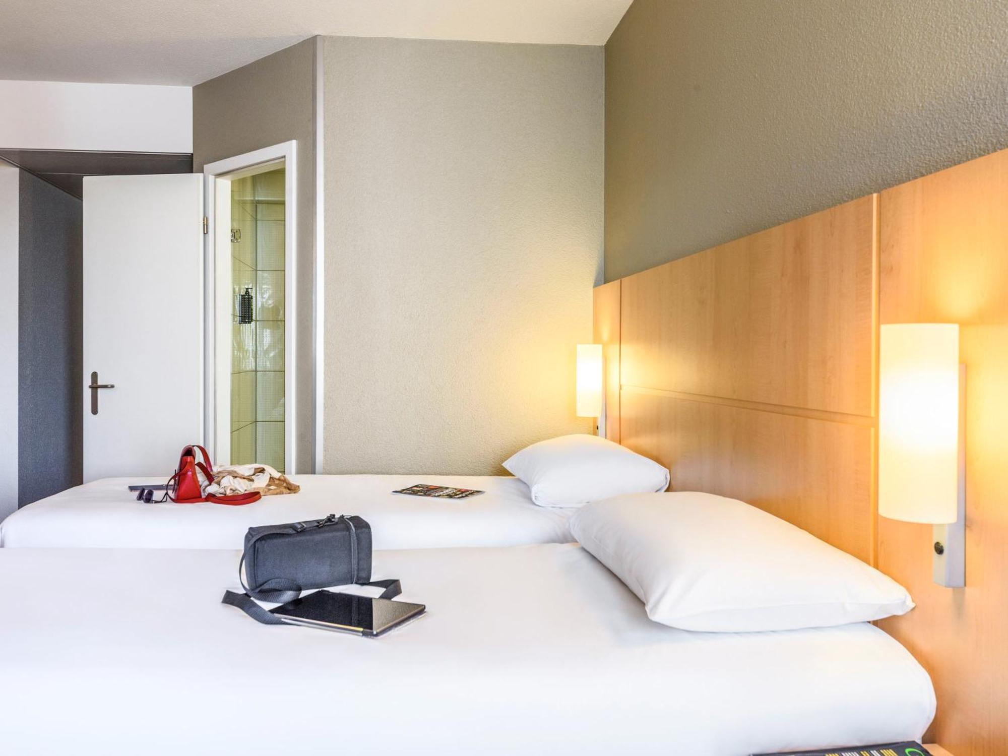 ibis Lausanne Crissier Exterior foto