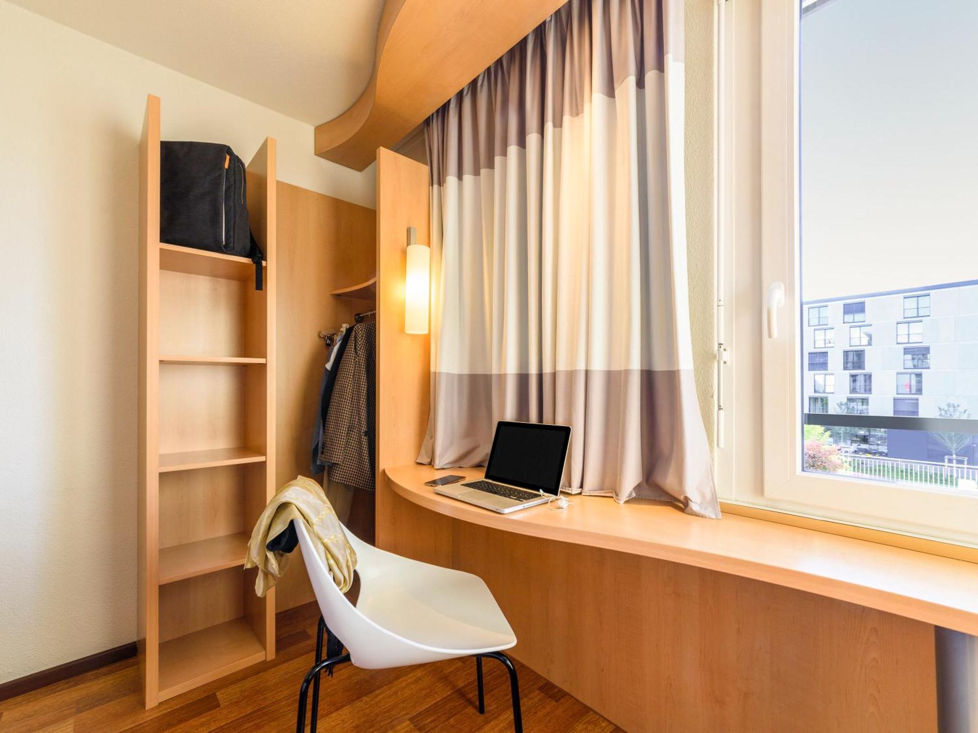 ibis Lausanne Crissier Exterior foto
